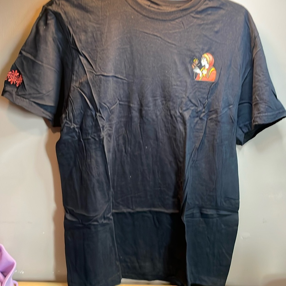 T-shirt size medium brand new